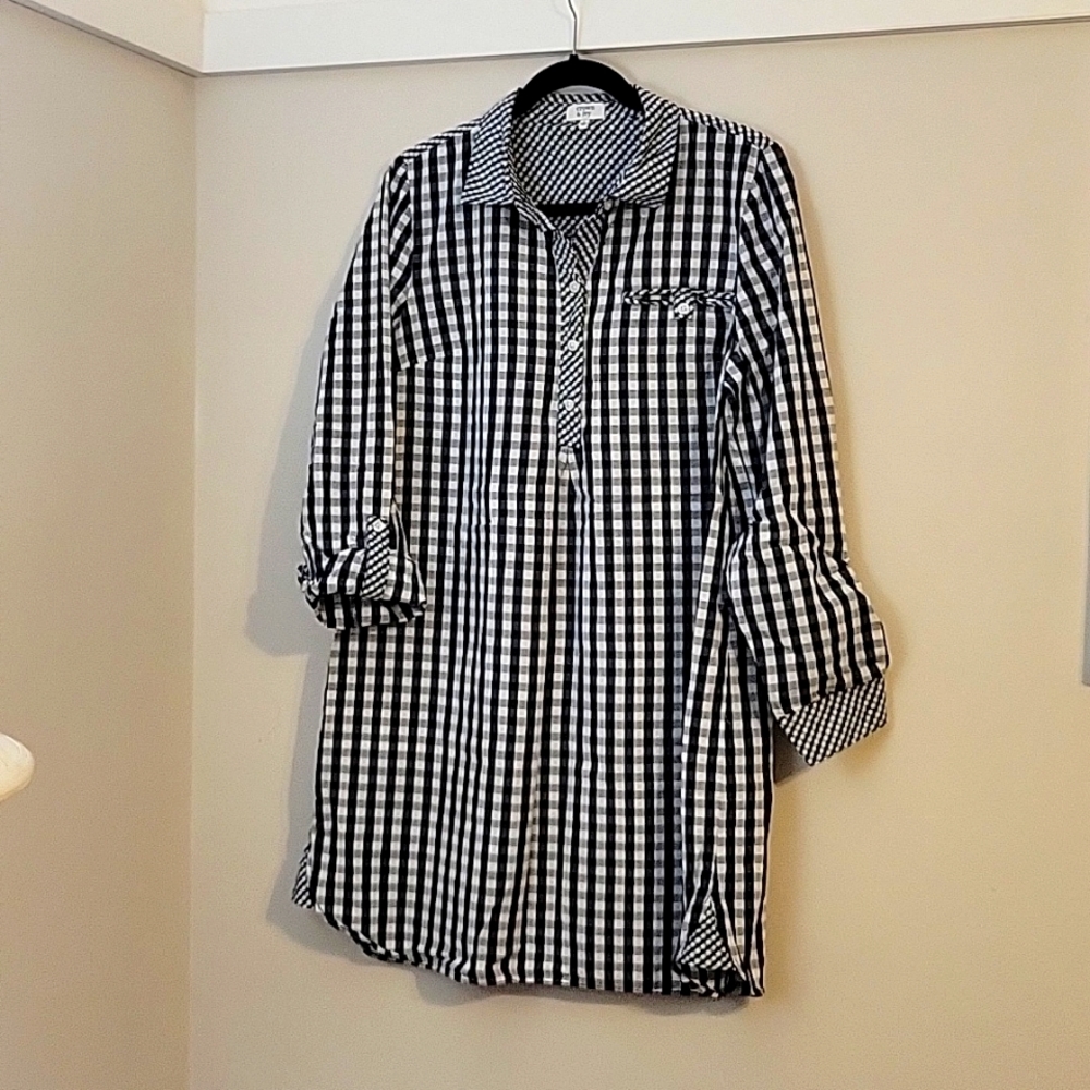 MOVING SALE: LAST DAY 8/19 MAKE AN OFFER 😁 Crown & Ivy Navy Gingham Nightgown L